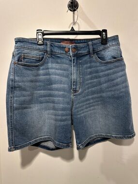 Judy Blue Medium Wash High-Rise Denim Shorts 1XL